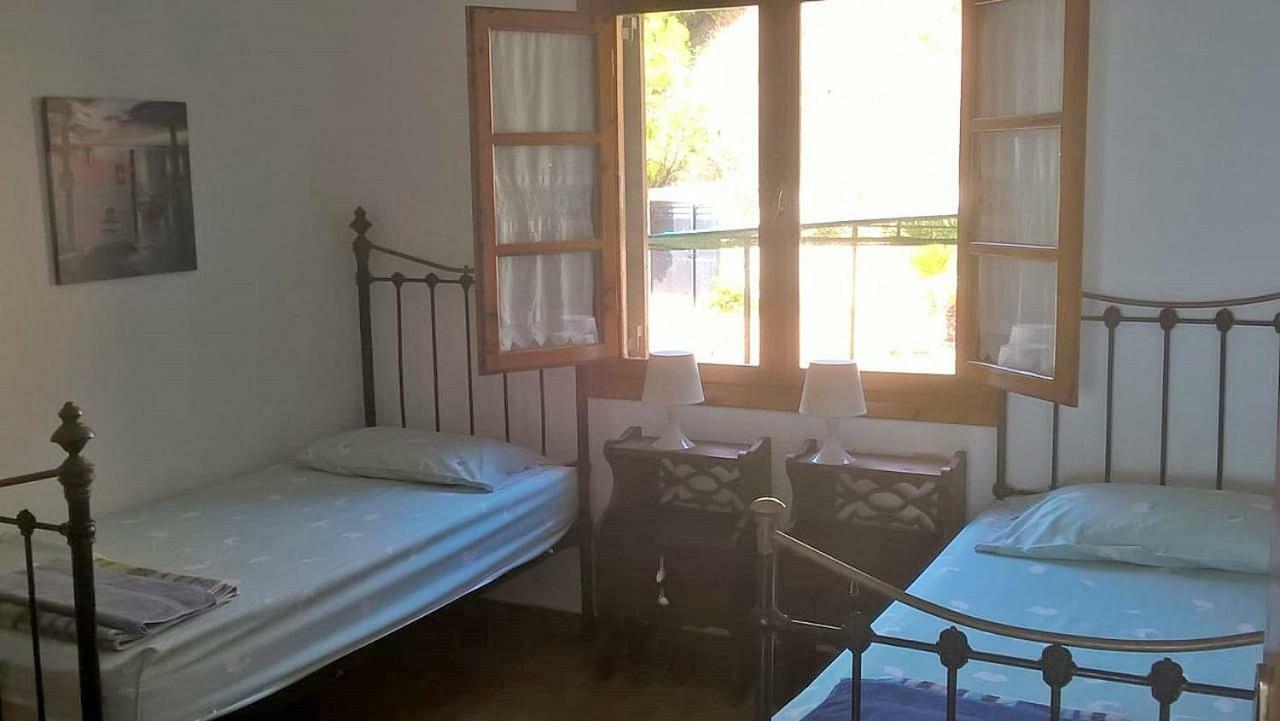 Sangue Blu Beachfront Villa Apartment Ayios Nikolaos Bagian luar foto